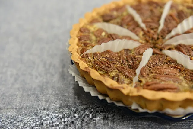 Brie Topping Box Apple Pecan