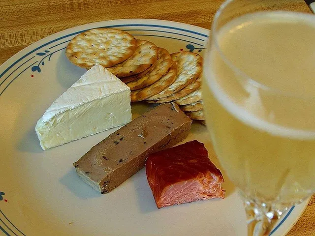 Brie Topping box Apricot & Jalapeno